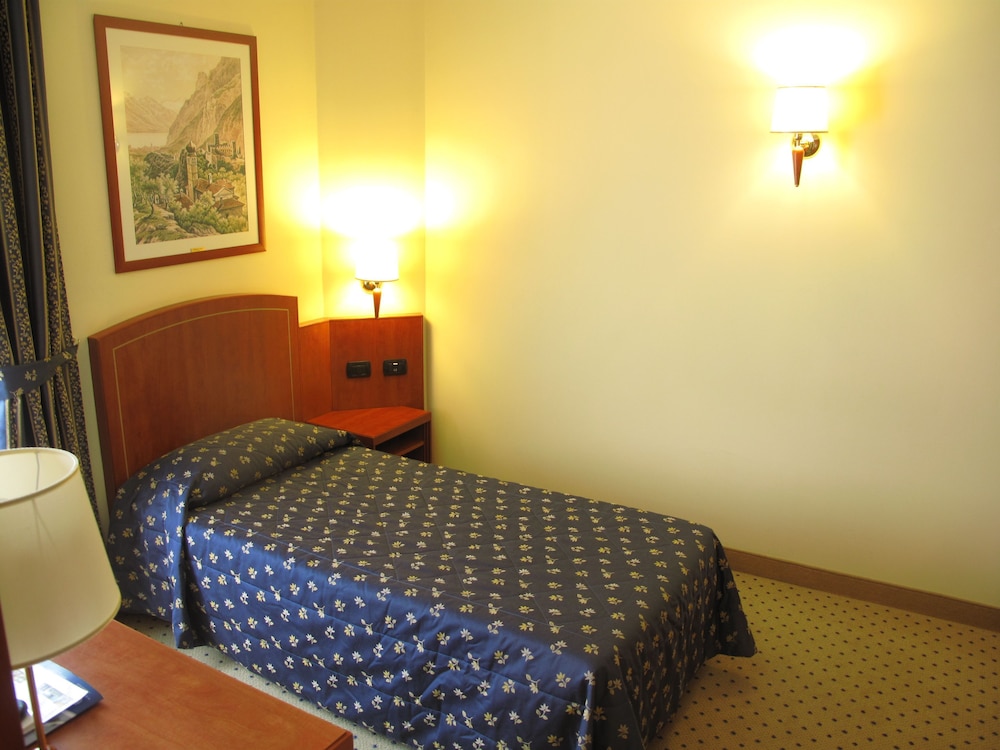 

Palermo - Lago di Garda, Laghi Italia - Hotel Olivo