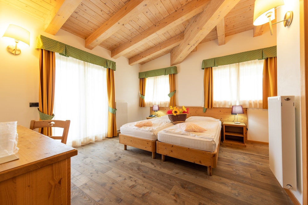 

Roma - Vezzano - Alpine Mugon Hotel