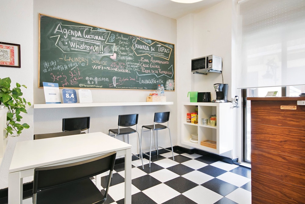 

Milano - Granada - Pension Mesones