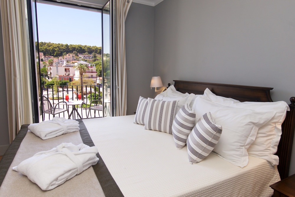 

Pisa - Svoronata - Aenos Hotel