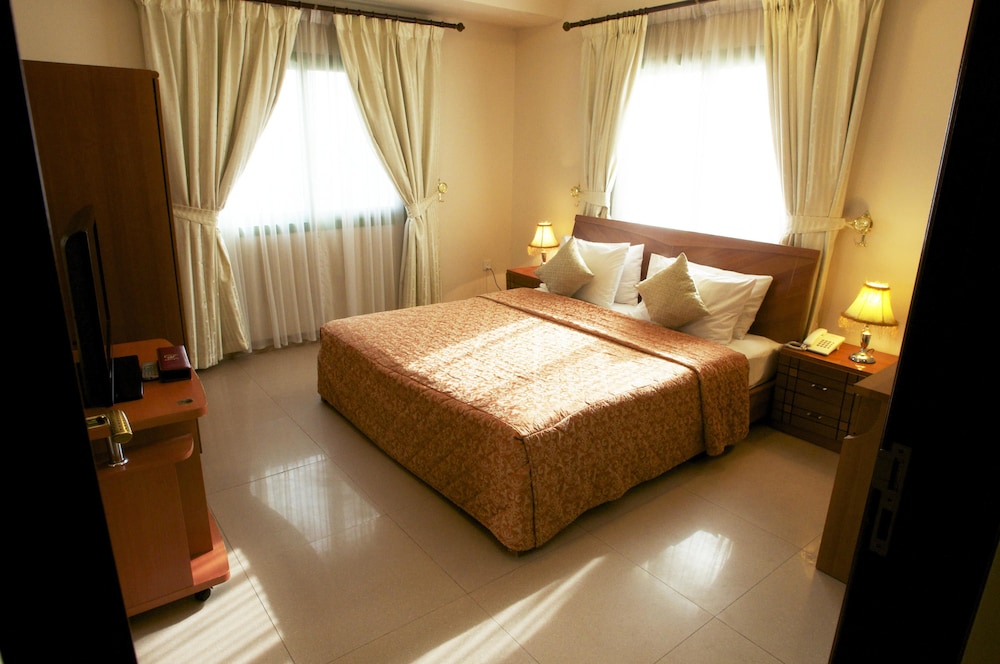 

Roma - ‘Udhaybah - Safeer Plaza Hotel