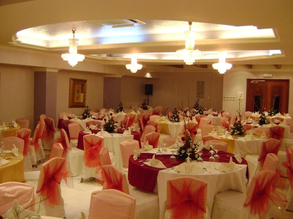 

Venezia - ‘Udhaybah - Safeer Plaza Hotel