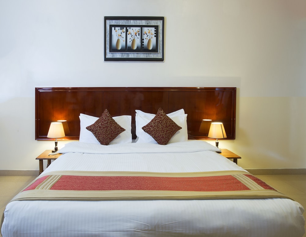 

Milano - Sarūq - Safeer Plaza Hotel