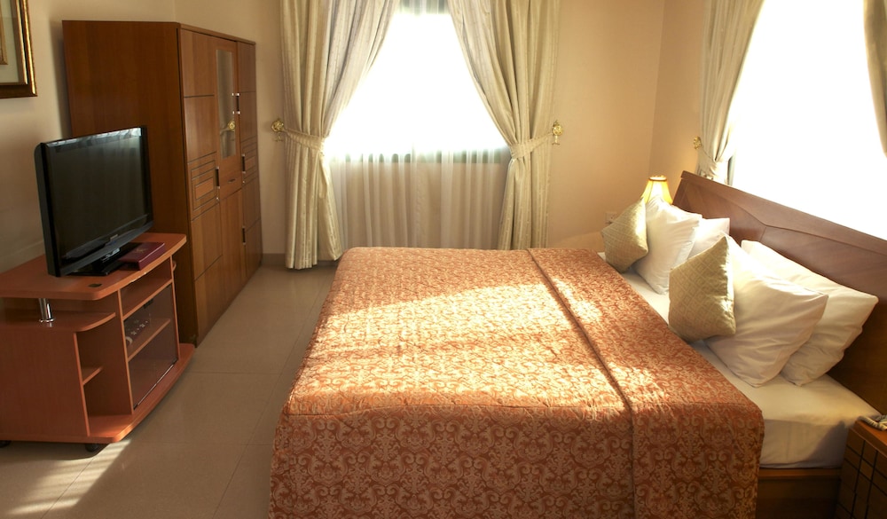 

Roma - ‘Udhaybah - Safeer Plaza Hotel
