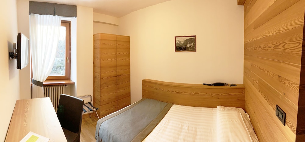 

Palermo - La Thuile - Hotel Croux