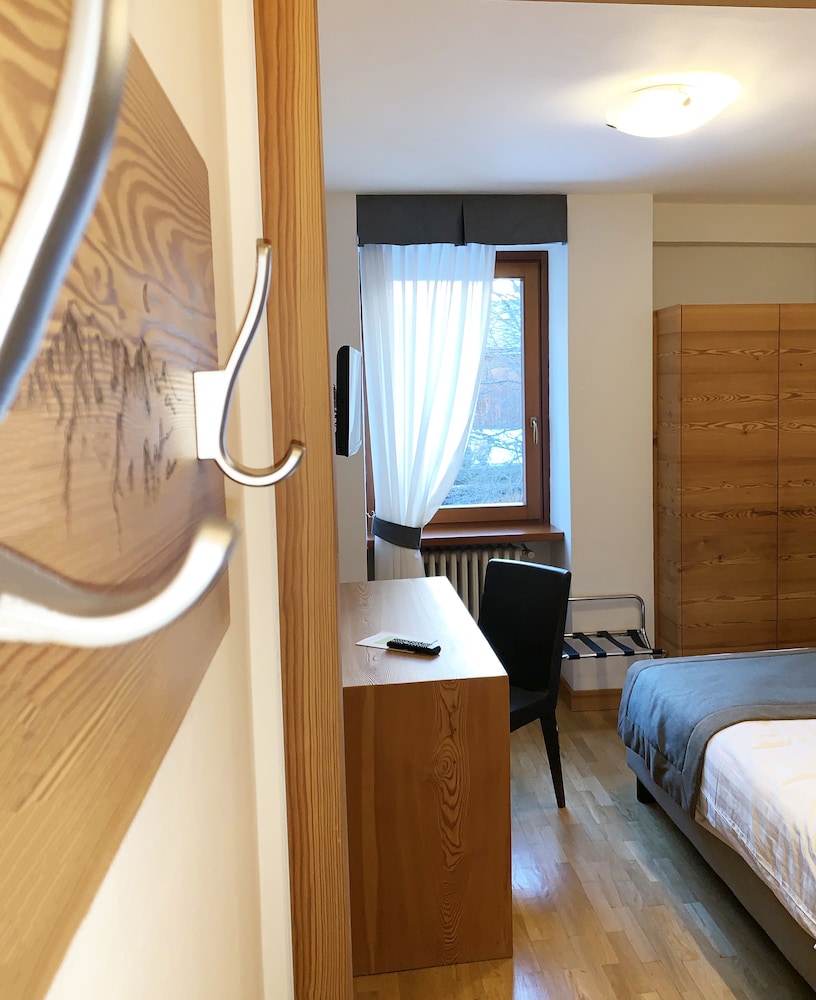 

Lamezia Terme - Courmayeur - Hotel Croux