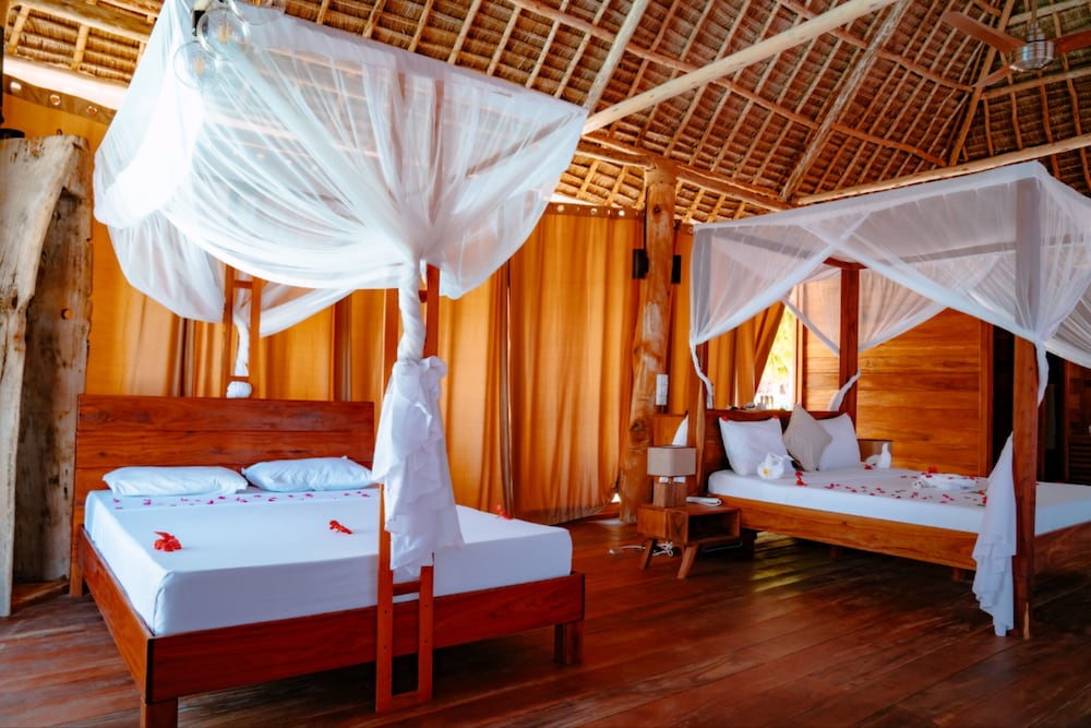 

Napoli - Bwejuu - TIKI Beach Club & Resort