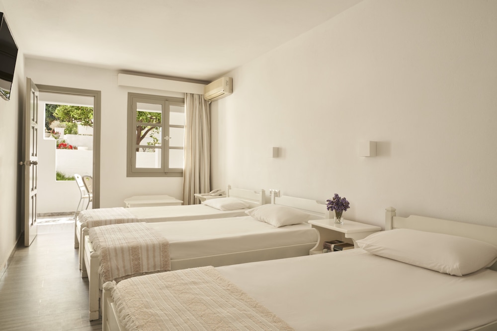 

Verona - Naousa, Paros - Polos Hotel