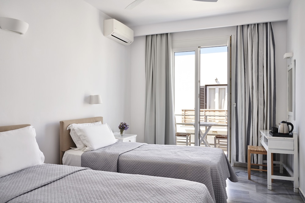 

Bologna - Naousa, Paros - Polos Hotel
