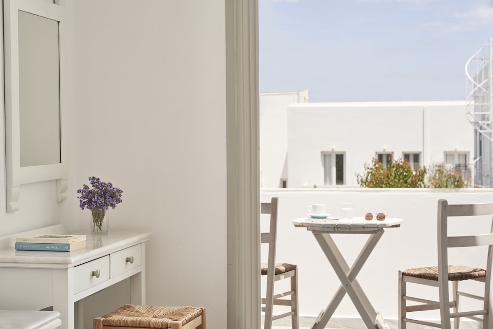 

Venezia - Naousa, Paros - Polos Hotel