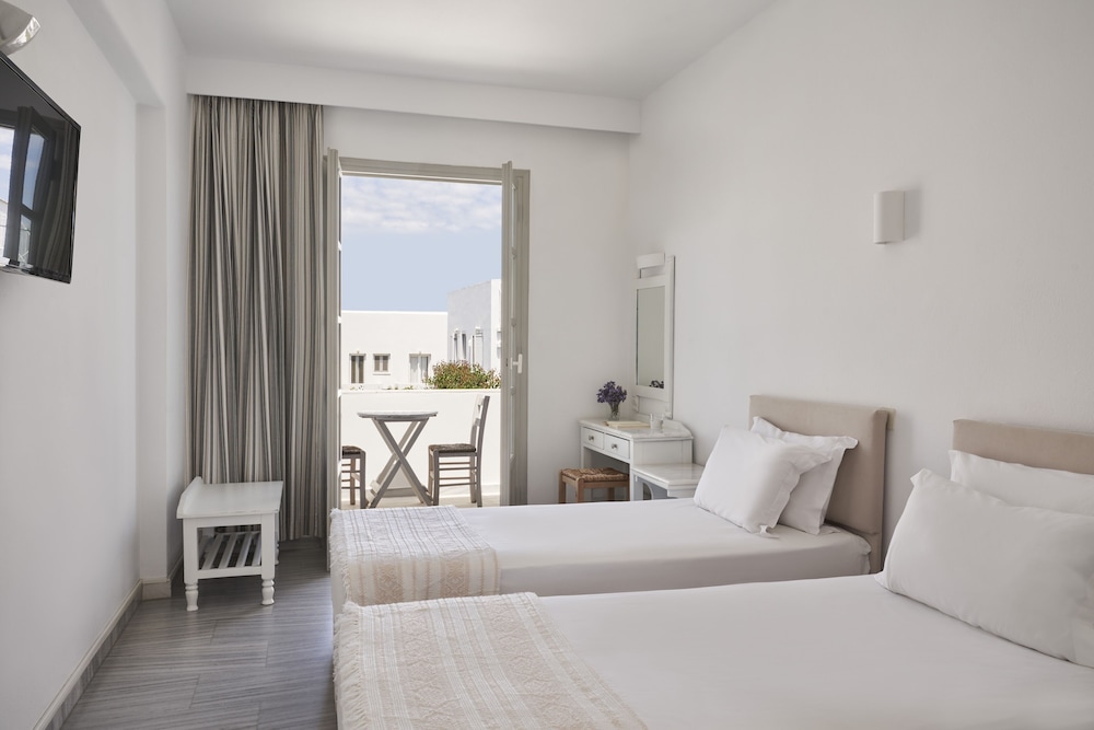 

Milano - Naousa, Paros - Polos Hotel