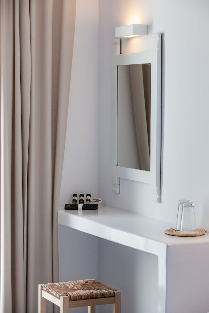 

Milano - Naousa, Paros - Polos Hotel