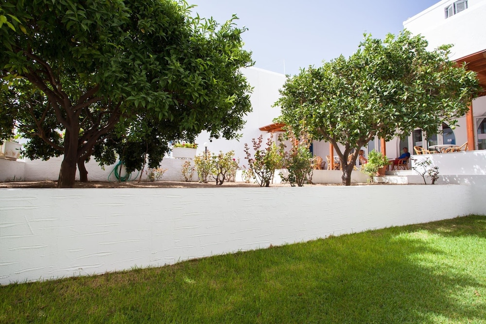 

Verona - Naousa, Paros - Polos Hotel