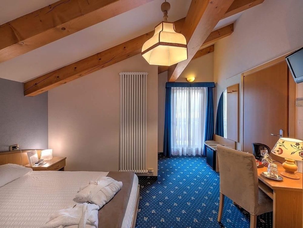 

Napoli - Dimaro - Hotel Folgarida