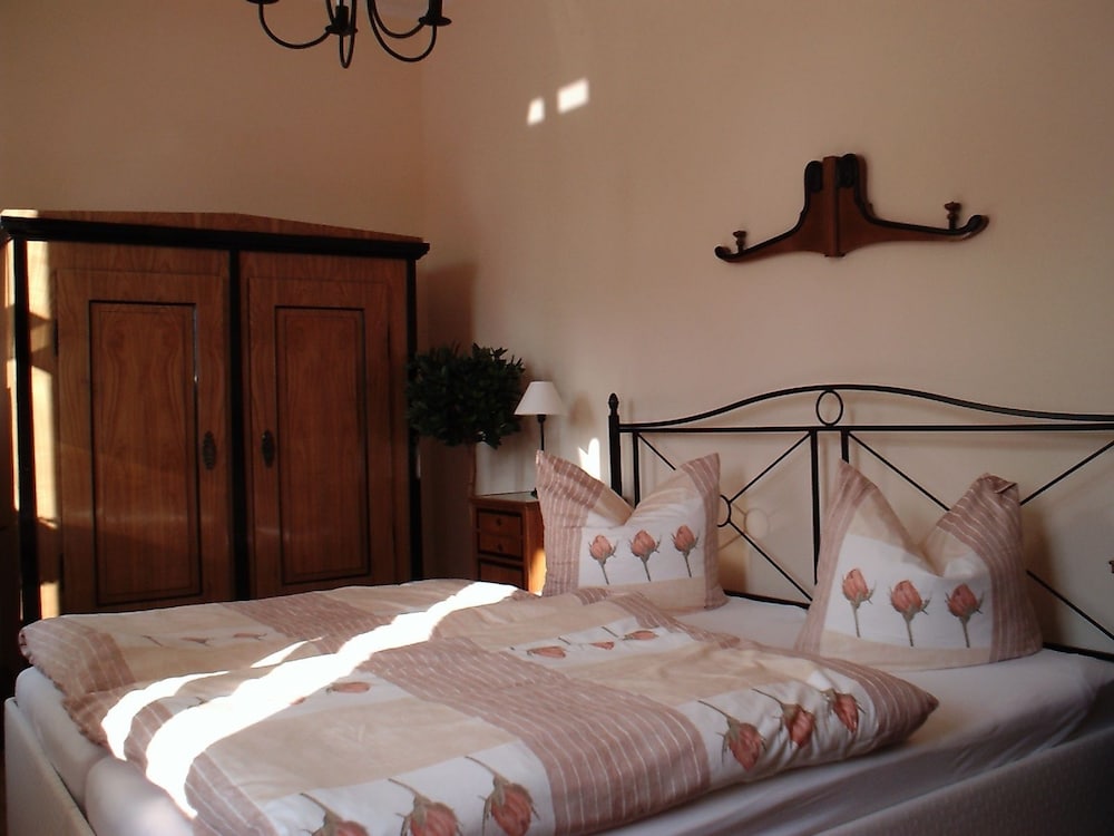 

Roma - Weißig, Dresde - Hotel-Appartement-Villa Ulenburg