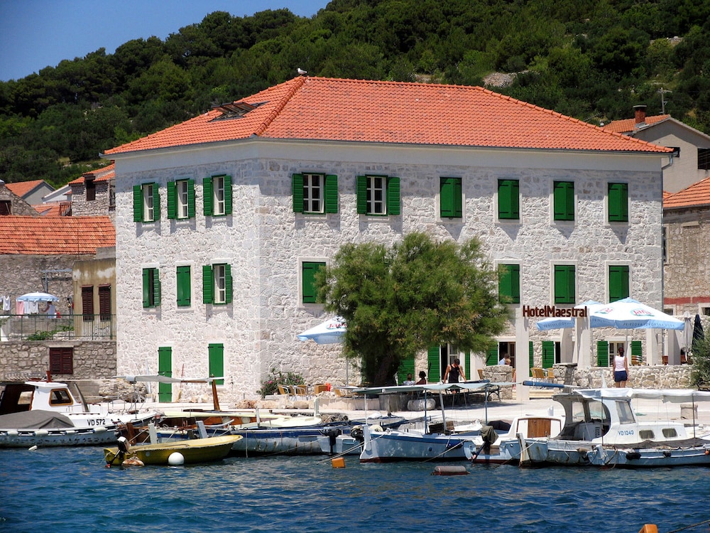 

Palermo - Costa di Zara, Croazia - Hotel Maestral