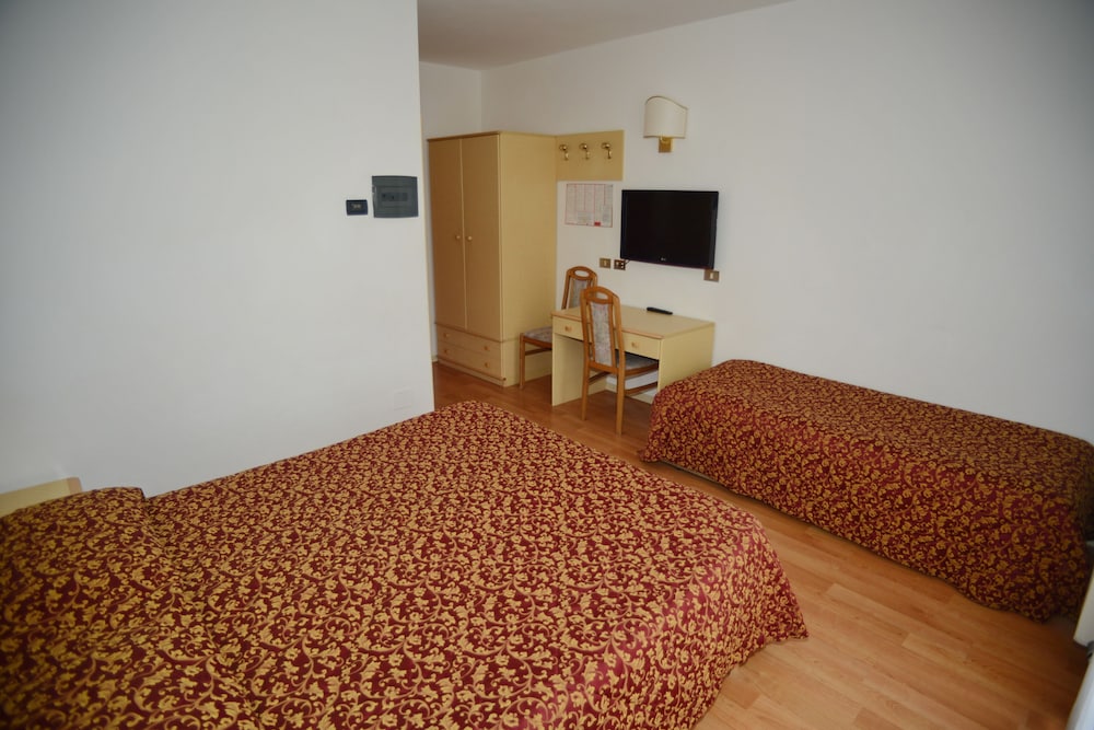 

Ancona - Fai della Paganella - Hotel Canada