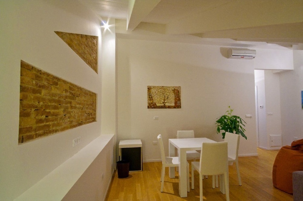 

Milano - Briatico - Hotel Muraglie