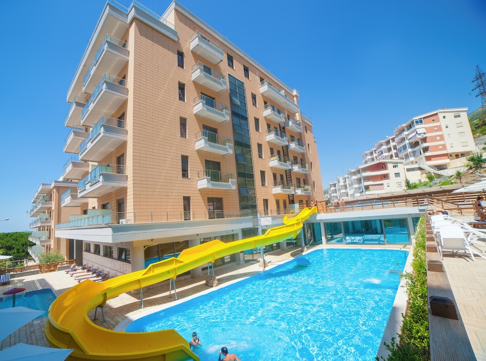 

Comiso - Valona - Diamond Hill Resort & SPA