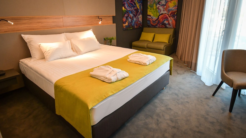 

Milano - Stara Novalja - Hotel Olea