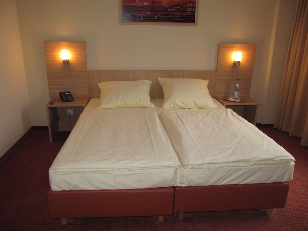 

Lamezia Terme - Idar-Oberstein - Opal Hotel