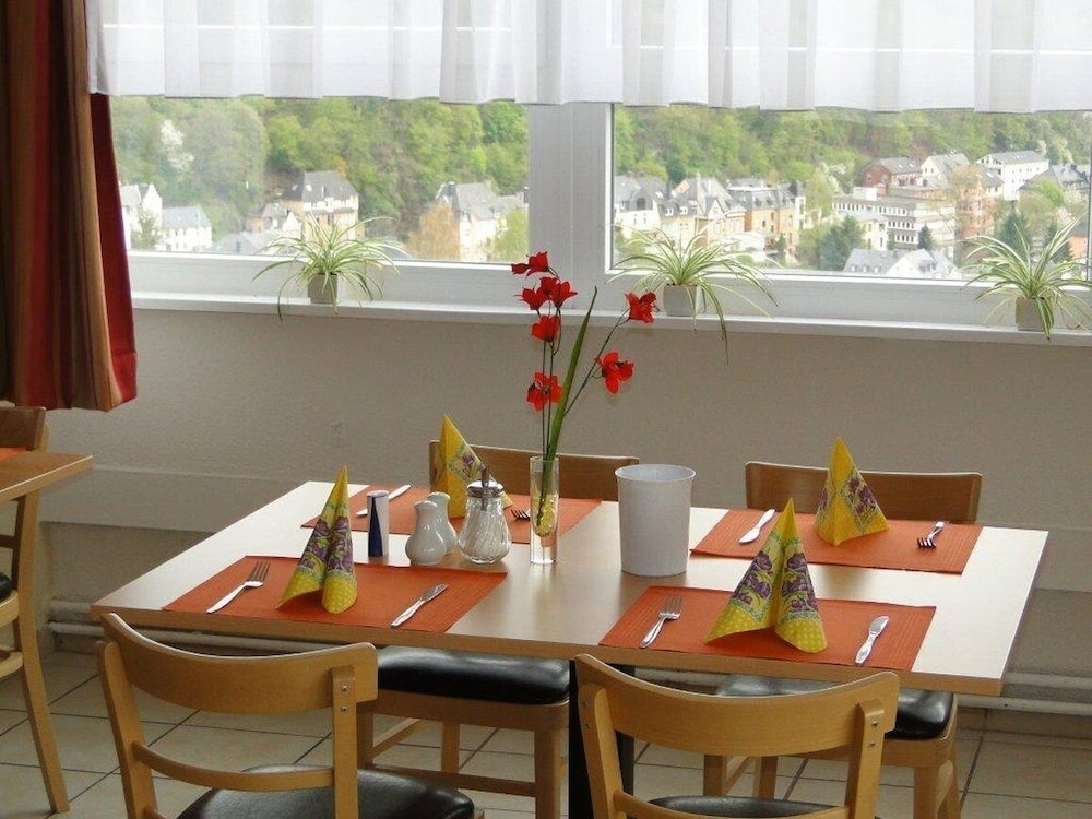 

Napoli - Idar-Oberstein - Opal Hotel