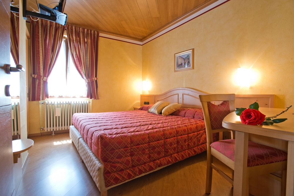 

Bologna - Alta Valtellina, Montagna Italia - Hotel Garni Le Corti