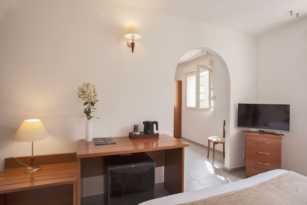 

Roma - Propriano - Le Neptune & Spa