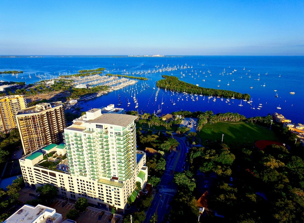 

Bari - Key Biscayne - iCoconutGrove Vacation Rentals