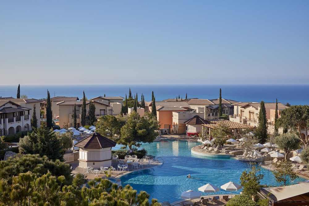 

Bari - Kouklia - Aphrodite Hills Hotel