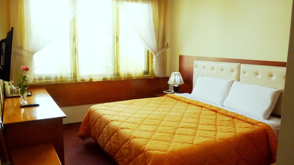 

Pescara - Tirana - Hotel Kruja