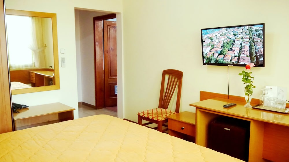 

Venezia - Tirana - Hotel Kruja