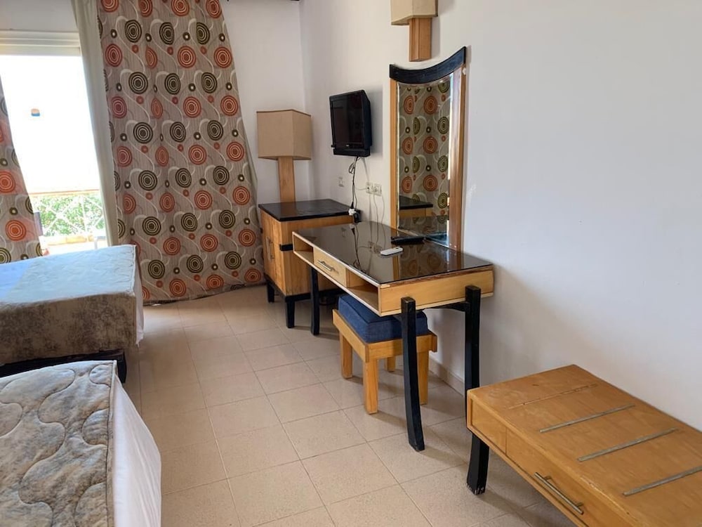 

Bologna - Soma Bay - Sharm El Naga Resort and Diving Center