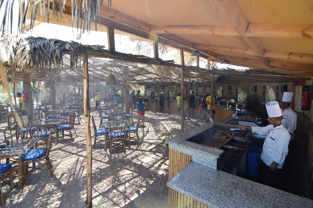 

Roma - Soma Bay - Sharm El Naga Resort and Diving Center