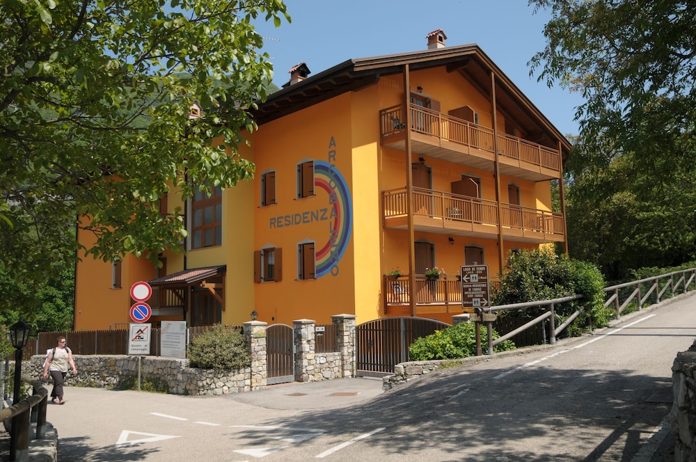 

Milano - Riva del Garda - Residenza Arcobaleno