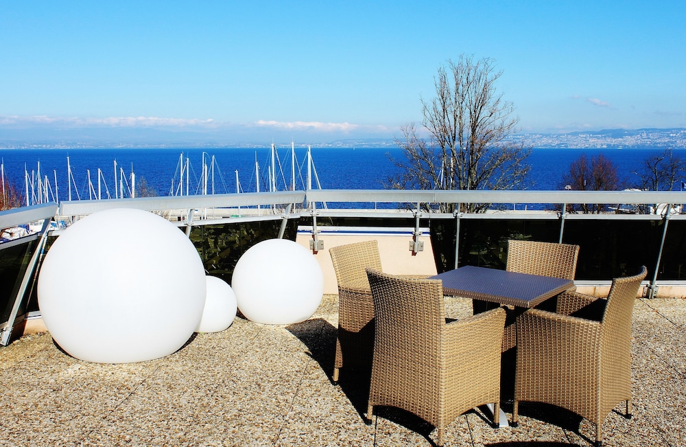 

Napoli - Évian-les-Bains - VVF Lac Léman Évian-les-Bains