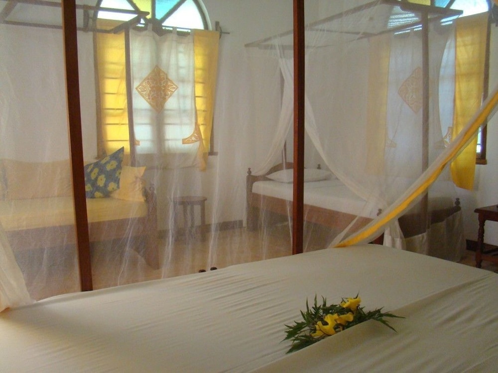 

Bologna - Kizimkazi - Karamba Eco Boutique Hotel