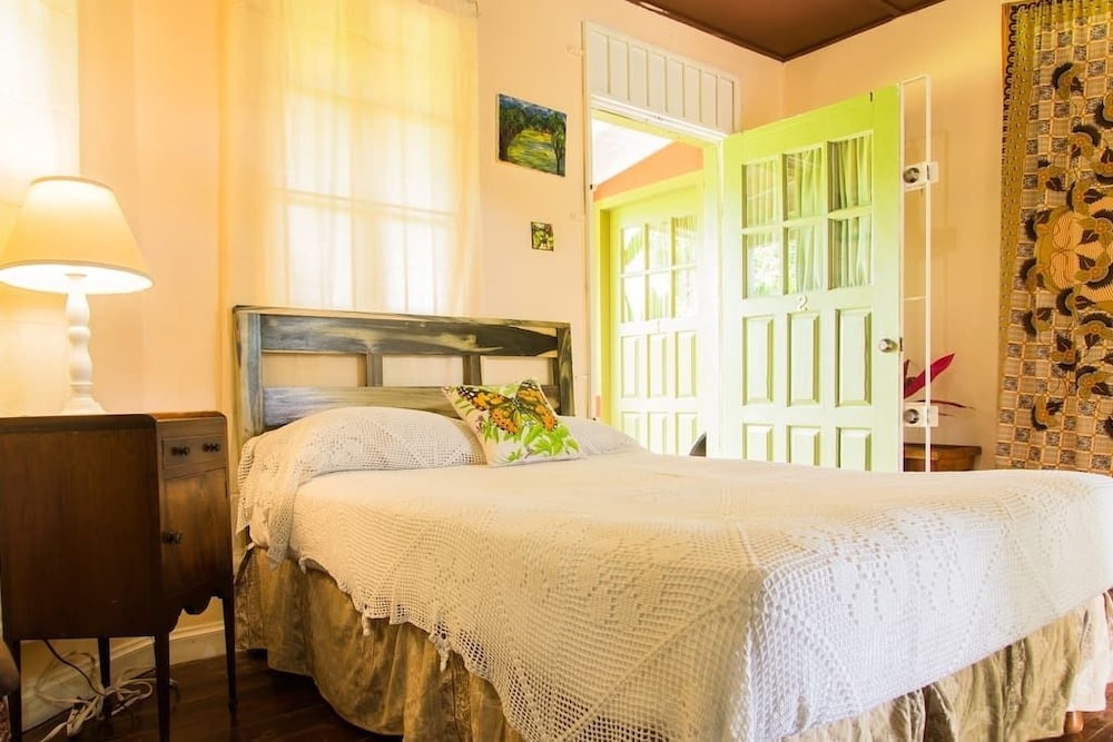 

Napoli - Port Antonio - The Grand Sinopia Inn Portland