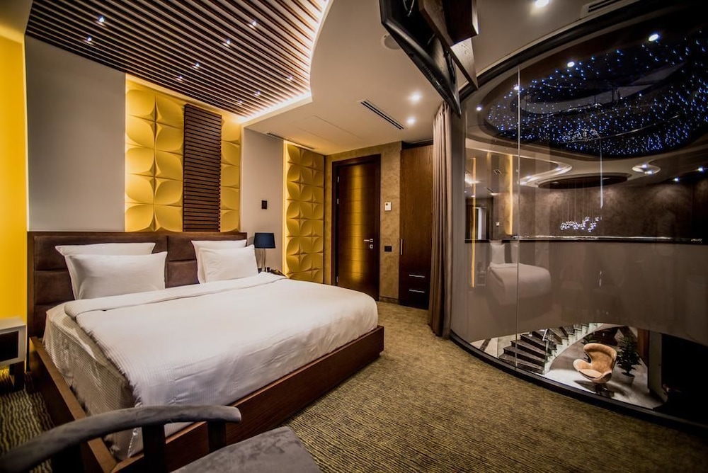 

Milano - Yerevan - Aghababyan's Hotel