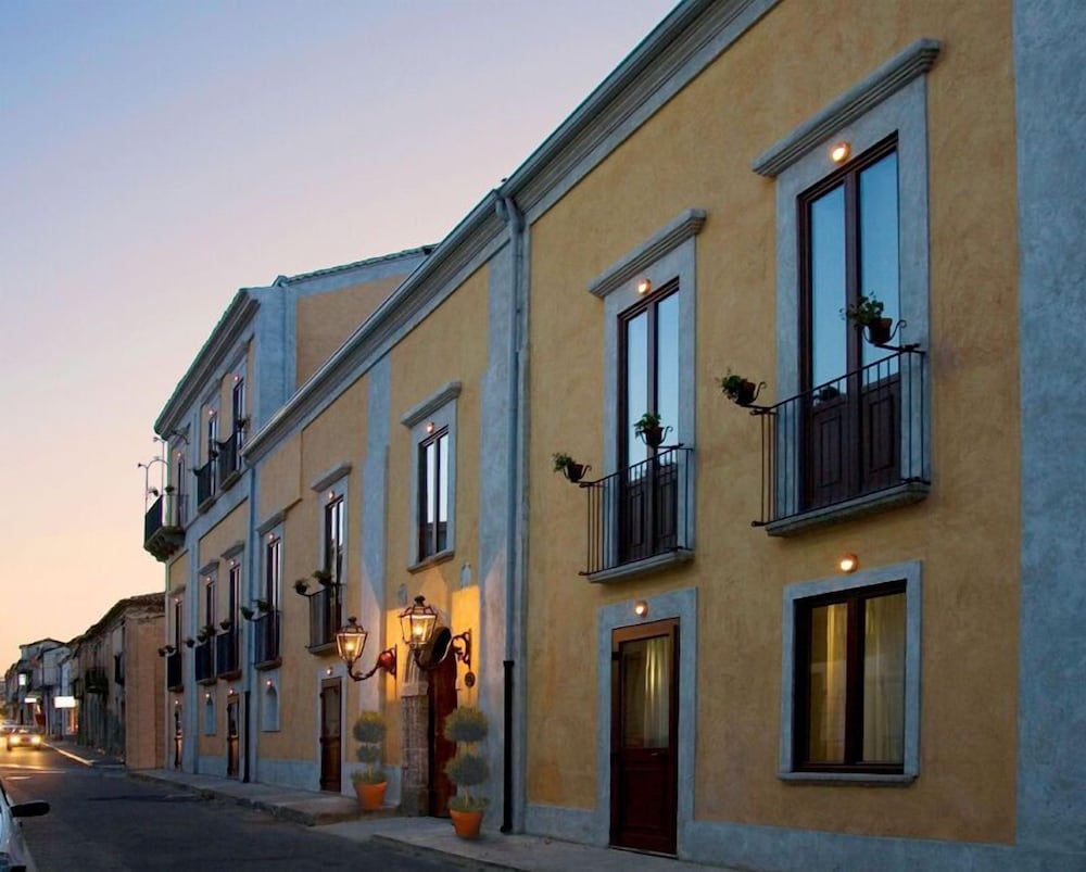 

Napoli - Tropea - Palazzo Marzano