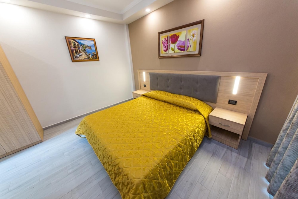 

Roma - Durrës - Western Star Hotel