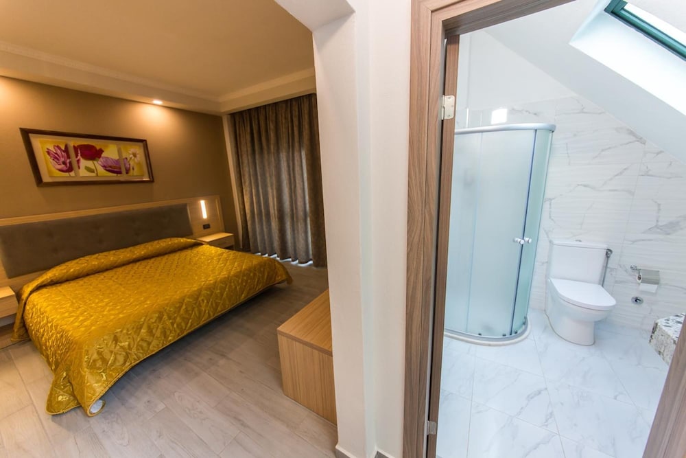 

Roma - Durrës - Western Star Hotel
