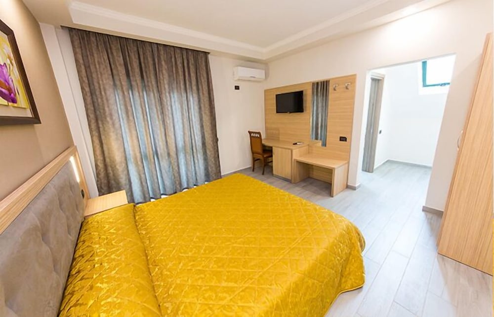 

Bologna - Durrës - Western Star Hotel
