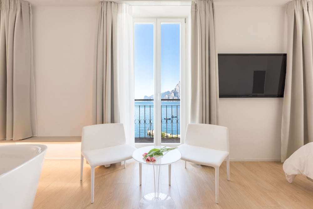

Milano - Riva del Garda - Hotel Lago Di Garda