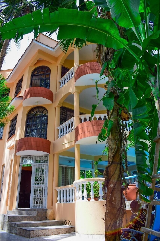 

Napoli - Shanzu - Garden Park Hotel Mtwapa
