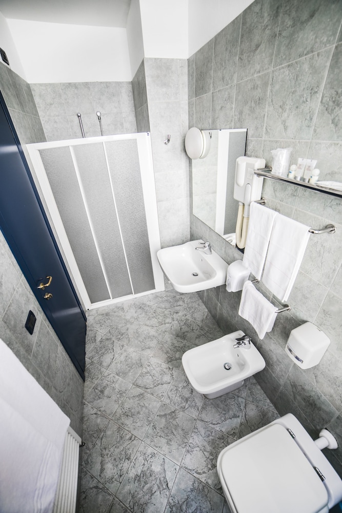 

Cagliari - Pistoia - Hotel Byron