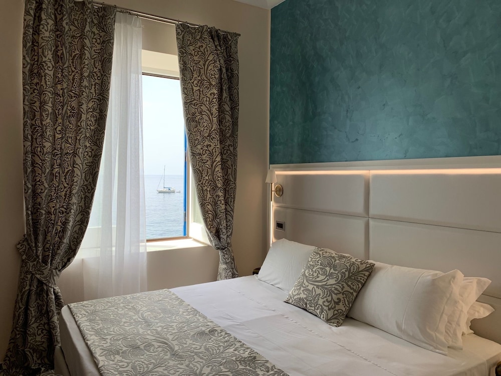 

Torino - Salina - Hotel L'Ariana ISOLE EOLIE - UNA Esperienze