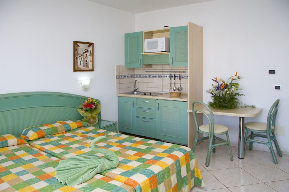 

Roma - Morro del Jable - Aparthotel Esquinzo Y Monte Del Mar