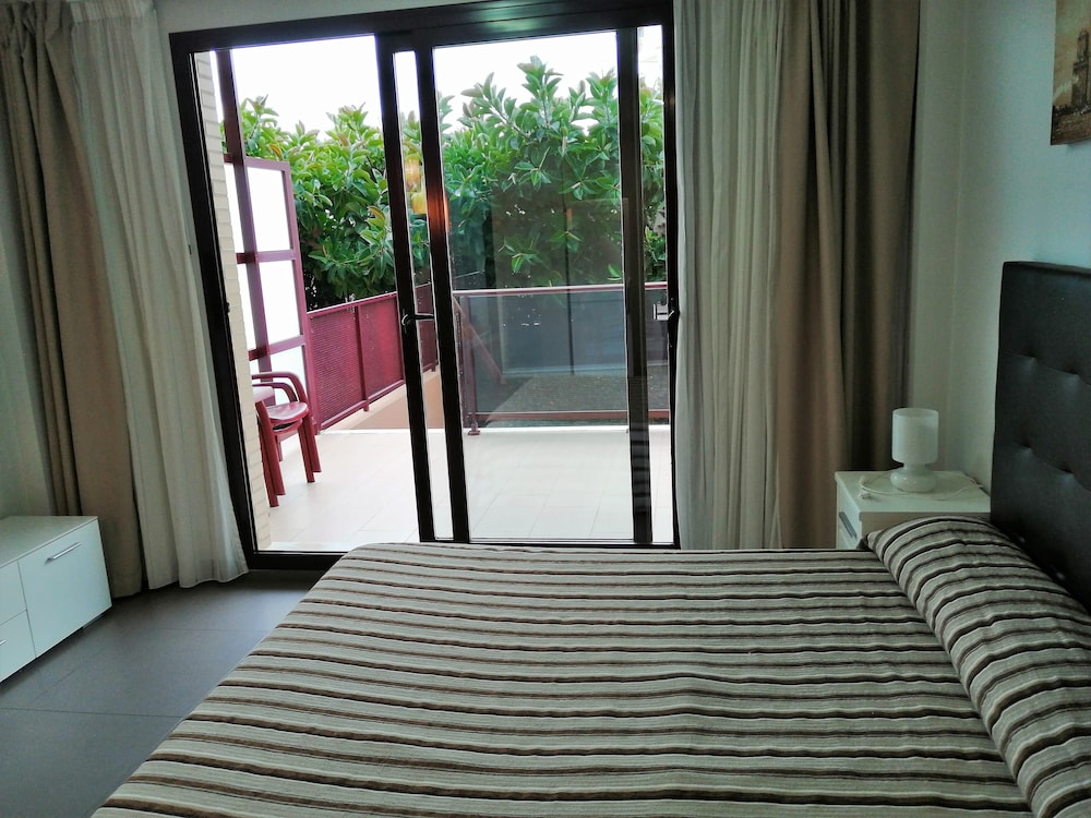 

Roma - Cullera - Aparthotel El Faro