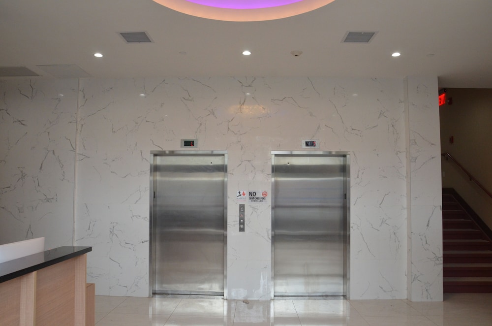 

Verona - New York - Aeroporto La Guardia - LIC Plaza Hotel